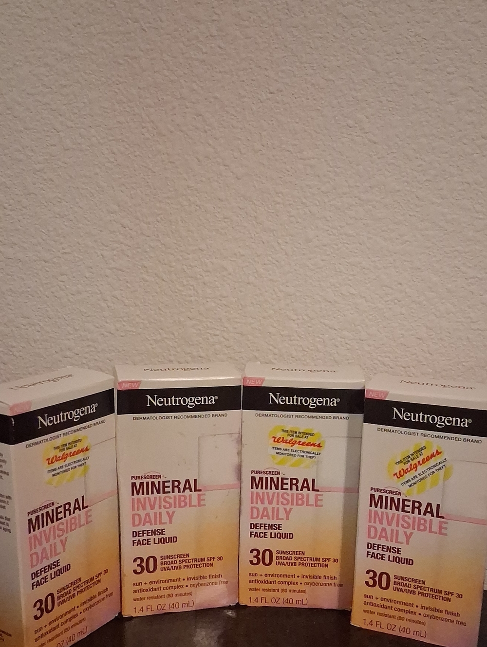 4 Brand New  Neutrogena PURESCREEN MINERAL